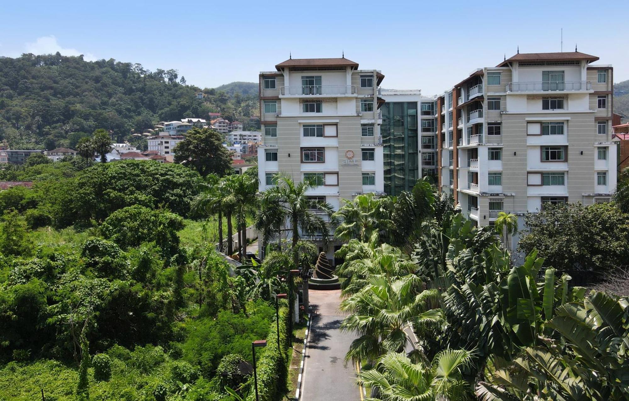 Icheck Inn Residences Patong Exteriör bild