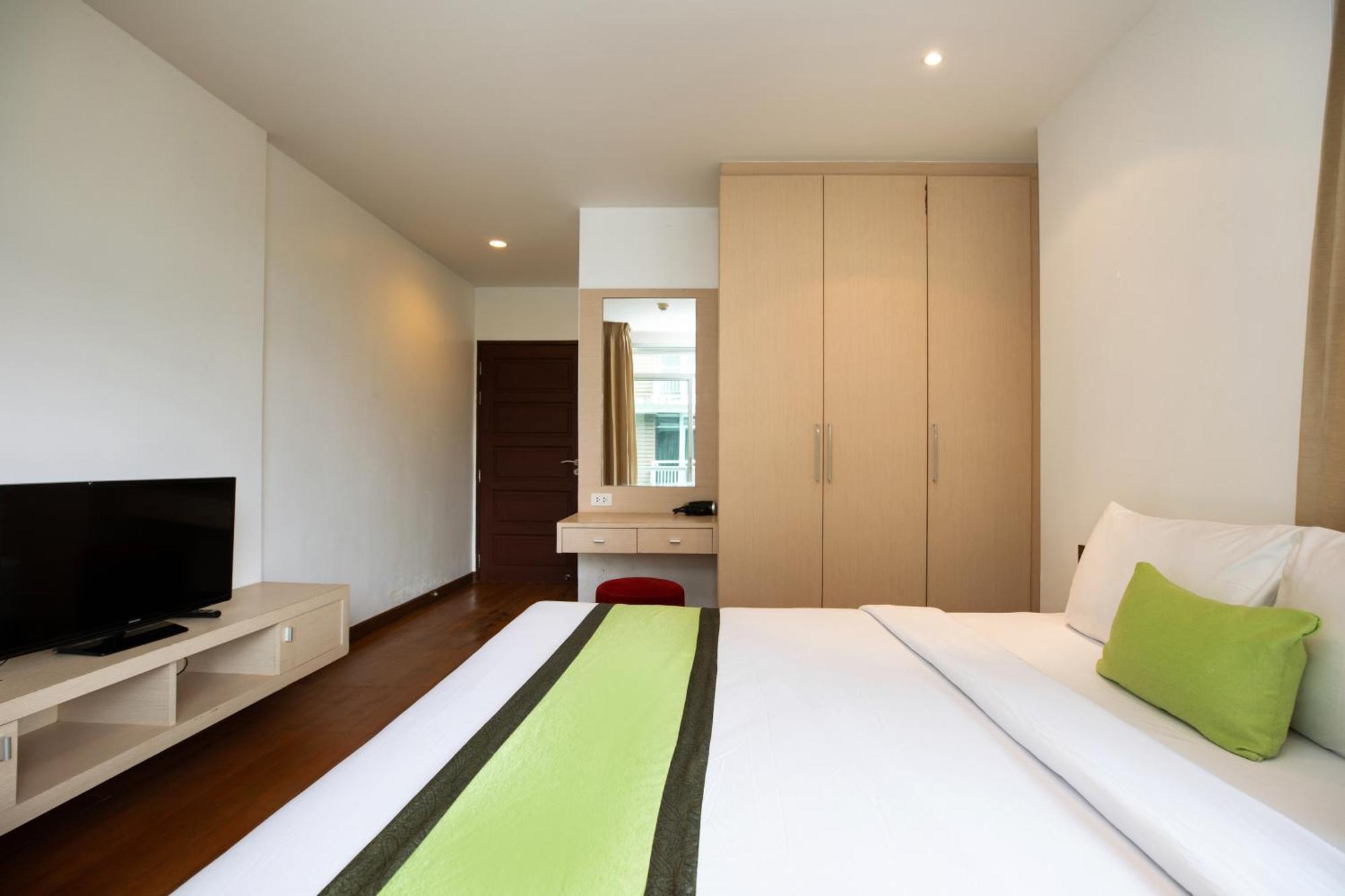Icheck Inn Residences Patong Exteriör bild
