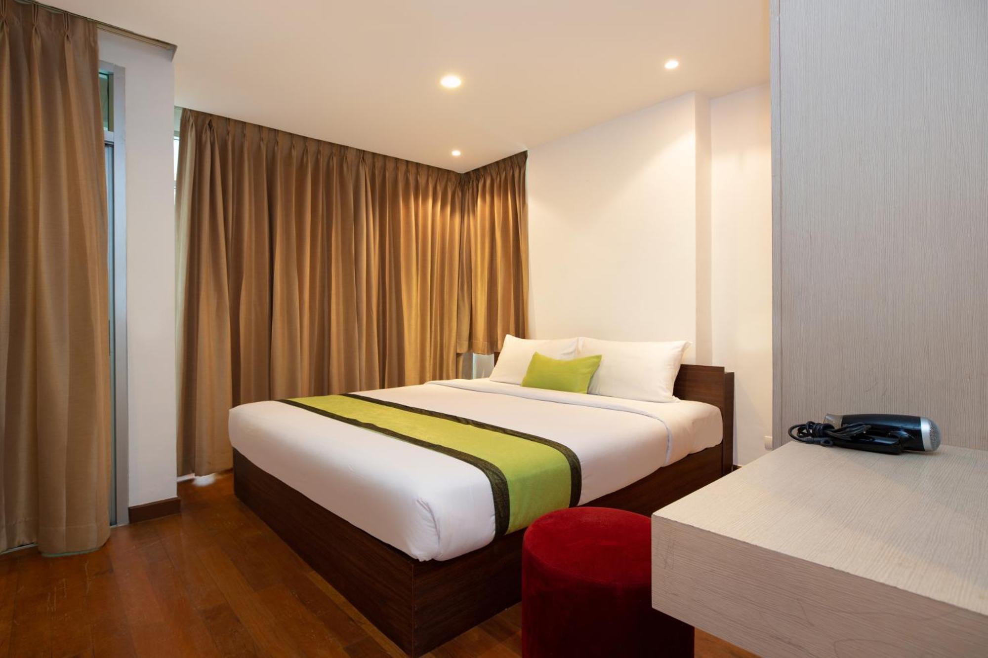 Icheck Inn Residences Patong Exteriör bild