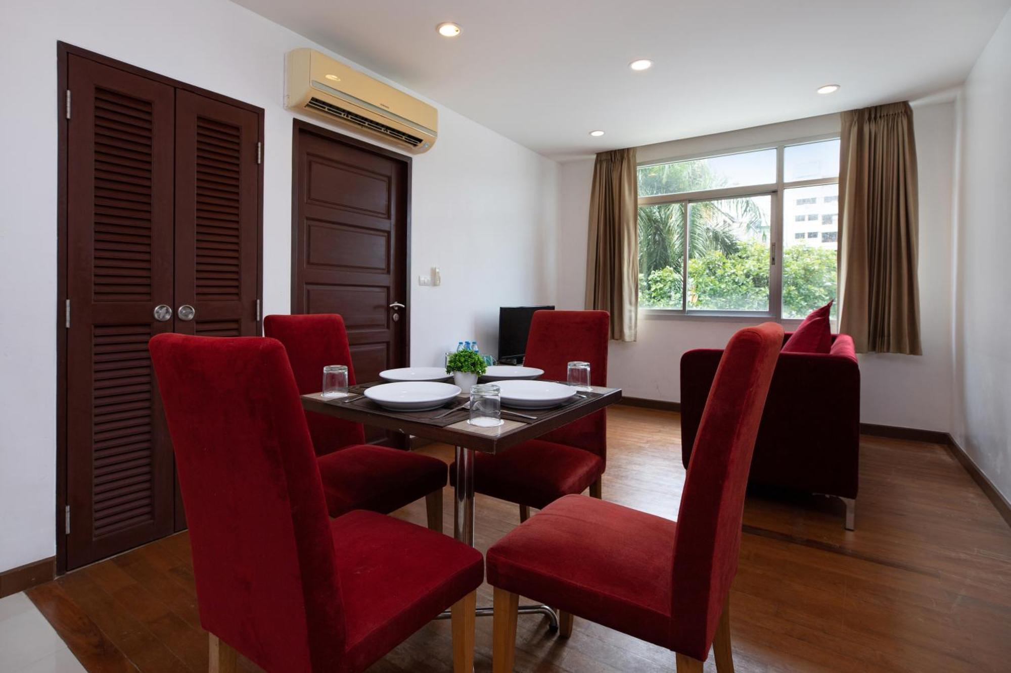 Icheck Inn Residences Patong Exteriör bild